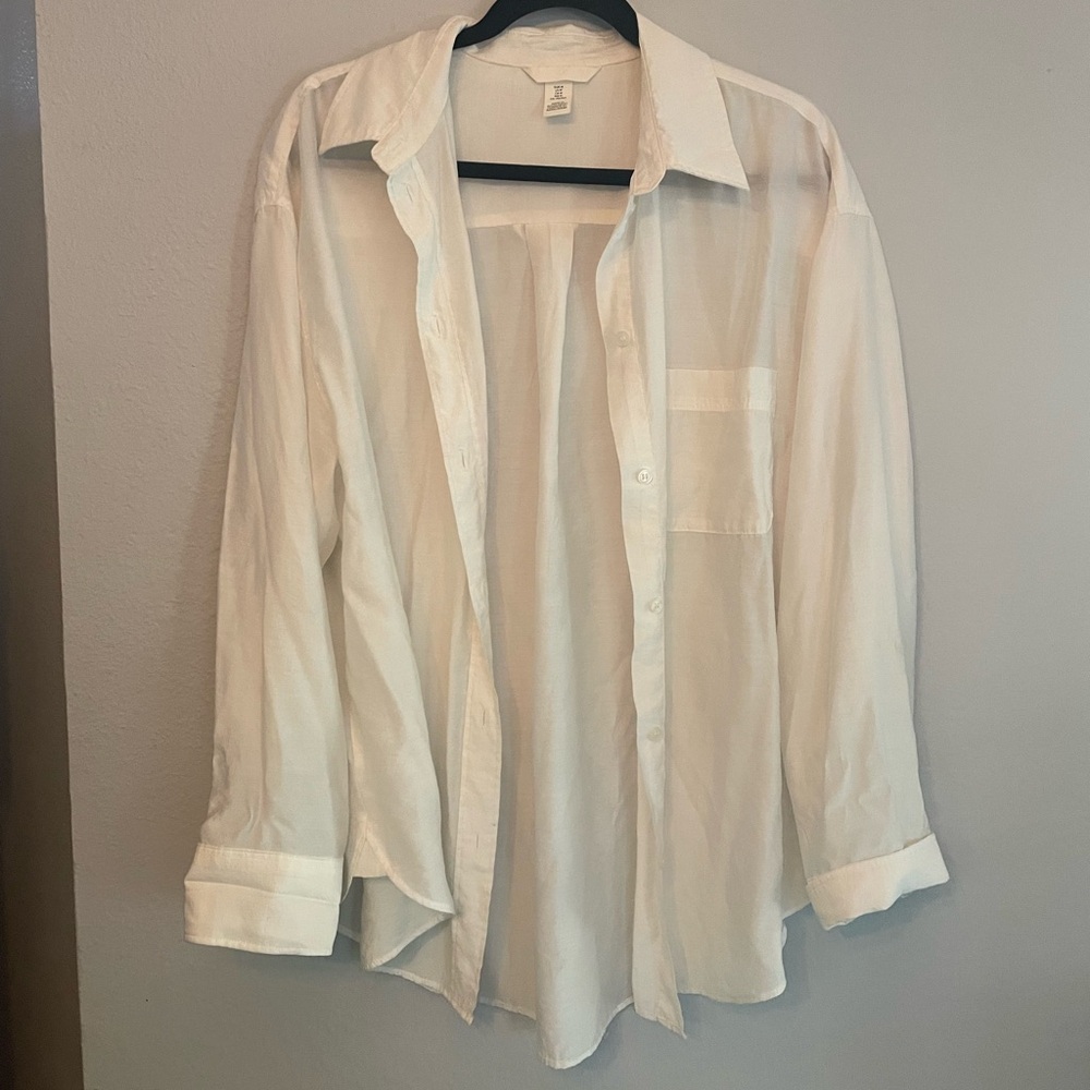 H&M Classic White Button-Up Shirt - Women's Size Medium